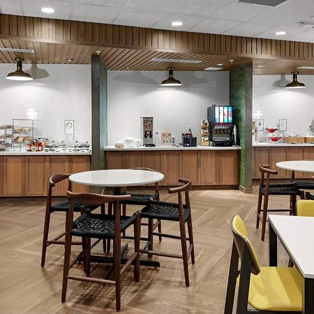 Отель Fairfield By Marriott Port Clinton Waterfront Экстерьер фото