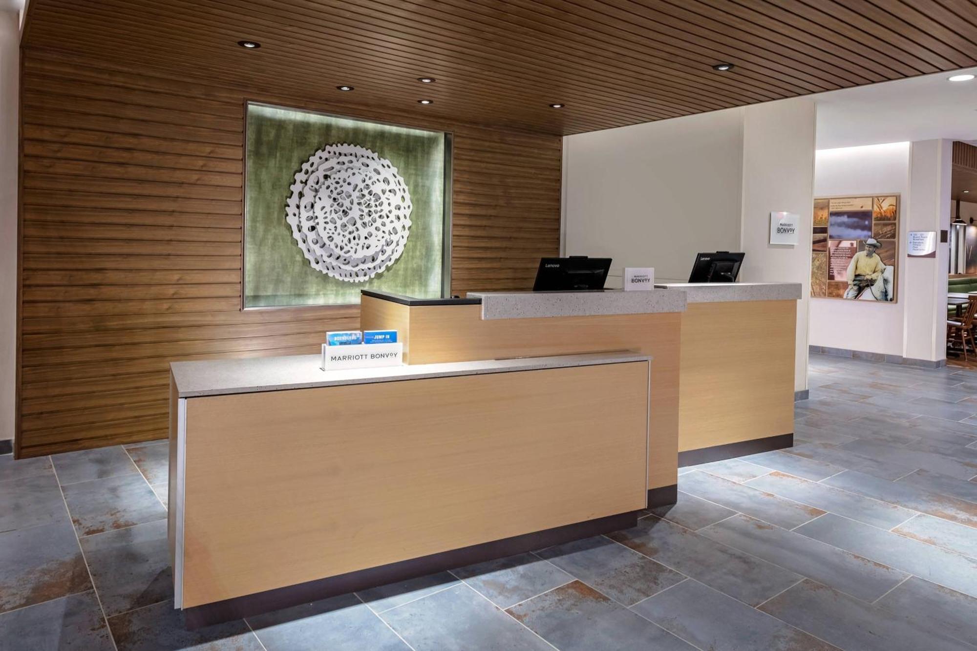 Отель Fairfield By Marriott Port Clinton Waterfront Экстерьер фото