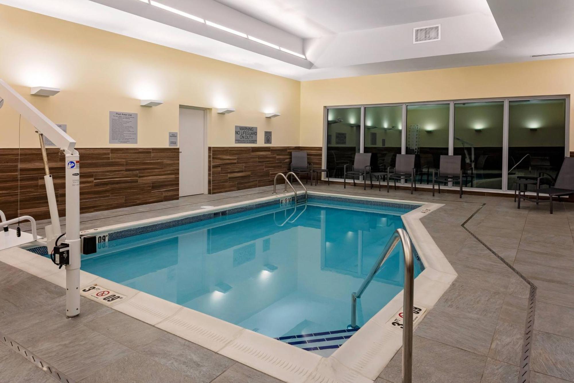 Отель Fairfield By Marriott Port Clinton Waterfront Экстерьер фото