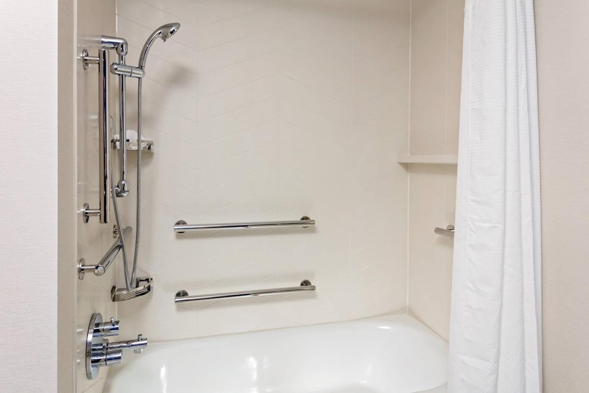 Отель Fairfield By Marriott Port Clinton Waterfront Экстерьер фото
